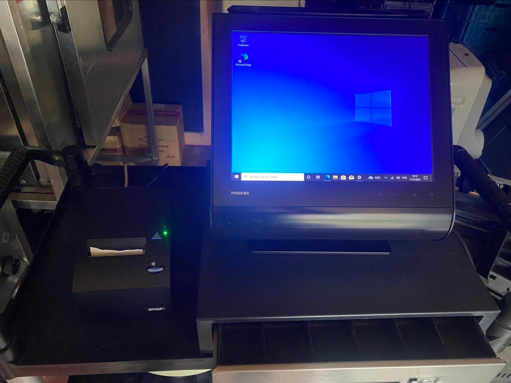 Kassa toshiba. Touchscreen. Windows 10.  Geldlade en printer, Ophalen
