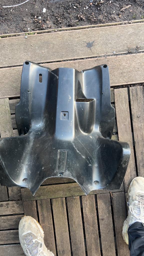 Genouillères Yamaha Aerox/MBK Nitro, Enlèvement, Comme neuf, Capot, Yamaha