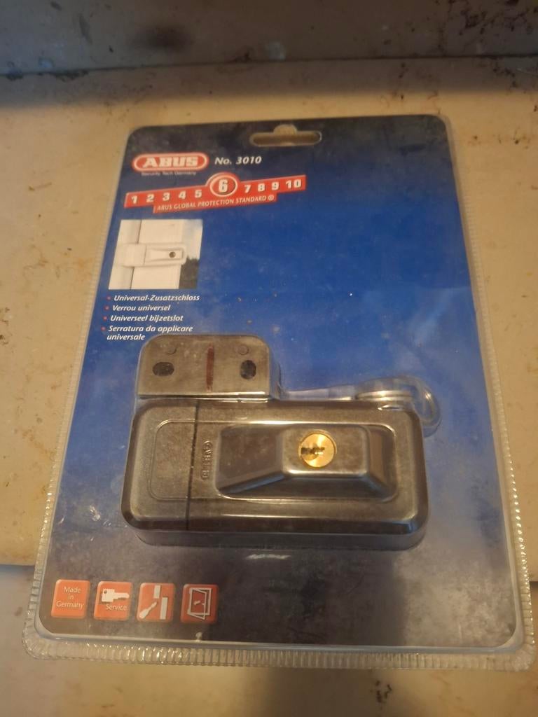 Verrou universel abus 3010, Enlèvement