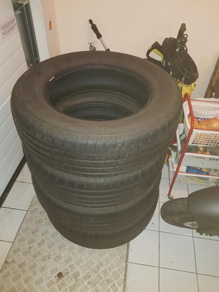 Autobanden 225/65 R17 102V. Zo goed als nieuw., Auto-onderdelen, Banden en Velgen, Ophalen, Gebruikt, 17 inch, Band(en)