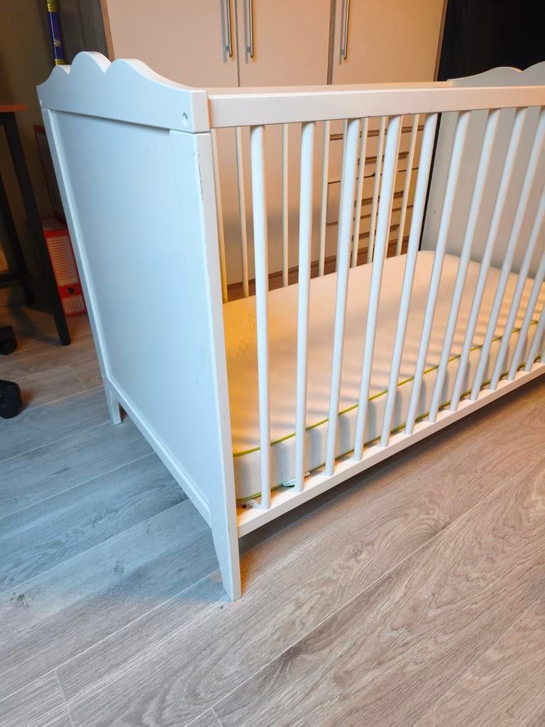Lit bébé, Enfants & Bébés, Chambre d'enfant | Chambres d'enfant complètes, Enlèvement, Utilisé