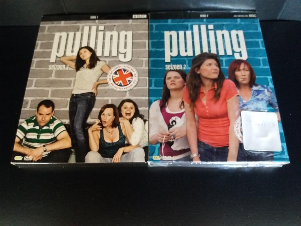 PULLING (BRITSE COMEDY) seizoenen 1 en 2, Cd's en Dvd's, Ophalen, Nederlands, Zo goed als nieuw, Vanaf 12 jaar