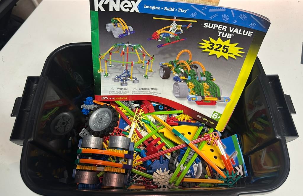 Doos met K’NeX onderdelen, Enlèvement, Utilisé