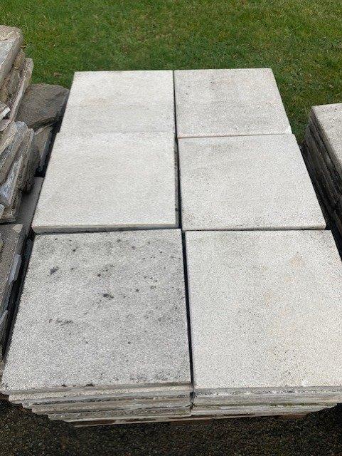 Tegels beton gebroken wit 40x40x3,5, Gebruikt, Ophalen of Verzenden, 10 m² of meer, Beton