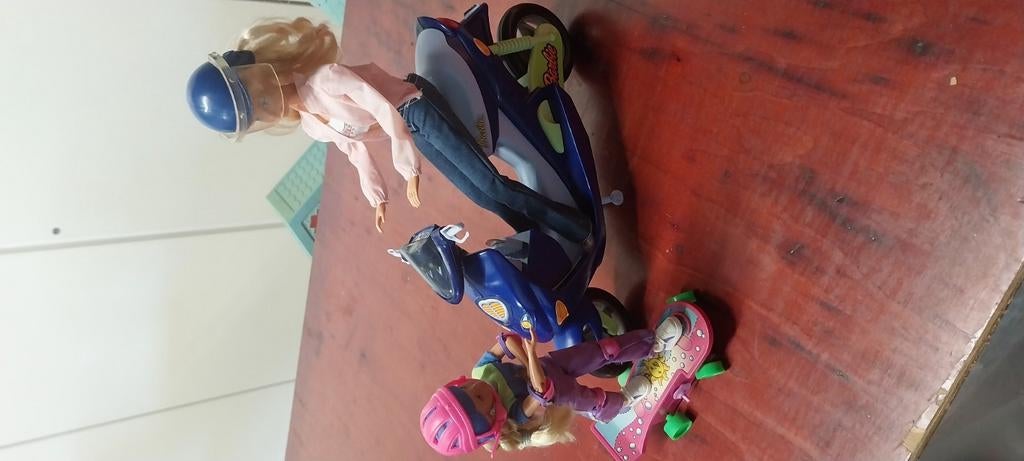 Barbie. Scooter., Kinderen en Baby's, Speelgoed | Poppen, Ophalen, Zo goed als nieuw, Barbie