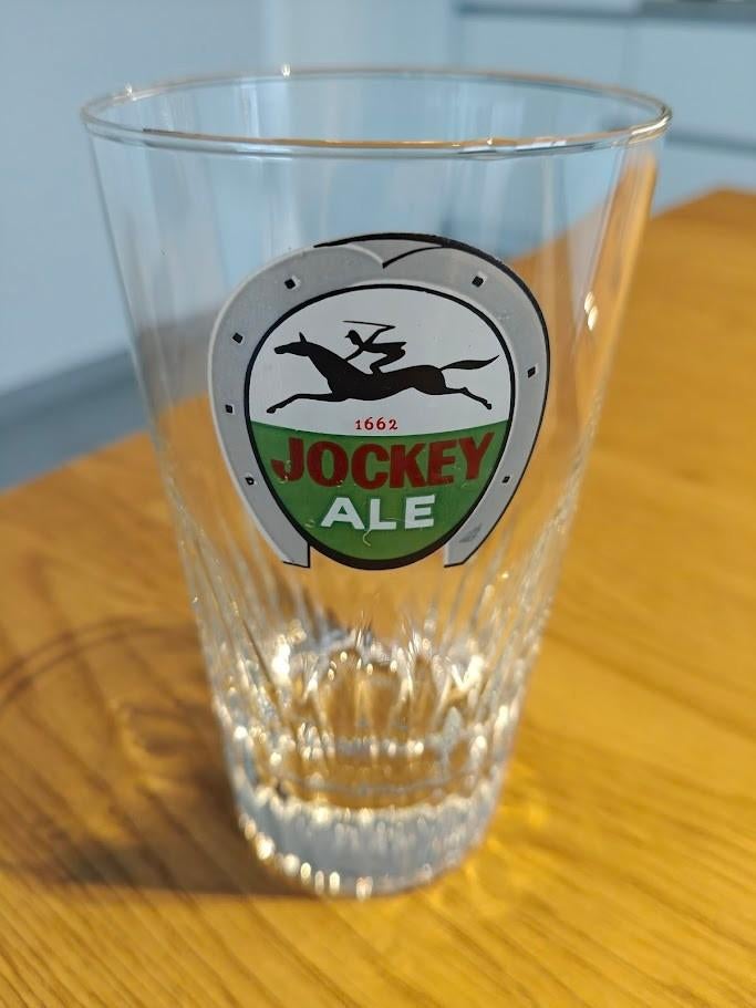 Jockey Ale, Verzamelen, Ophalen of Verzenden, Zo goed als nieuw, Glas of Glazen