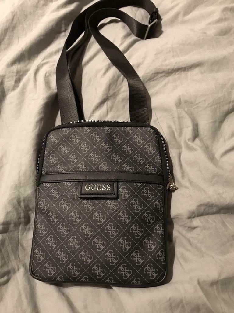 Guess heuptas, Gebruikt, Grijs, Leer, Ophalen