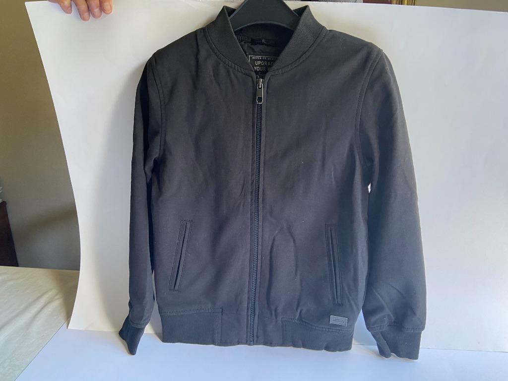 Veste noire (blouson) : taille 140, marque : C&A, Enlèvement ou Envoi, Comme neuf, Taille 140