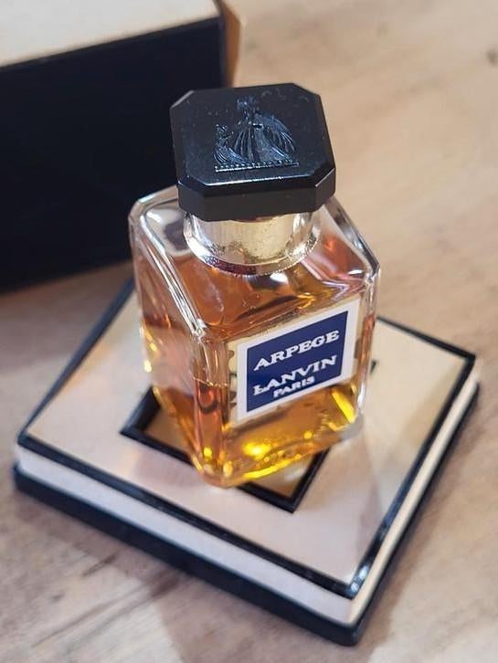 🤩❣️miniatuur parfum vintage❣️🤩lanvin nr 4711, Verzamelen, Ophalen of Verzenden, Gebruikt, Miniatuur, Gevuld