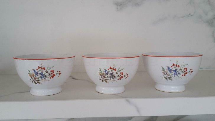 3 vintage soepkommetjes Portugese faience, Huis en Inrichting, Keuken | Servies, Gebruikt, Schaal of Schalen