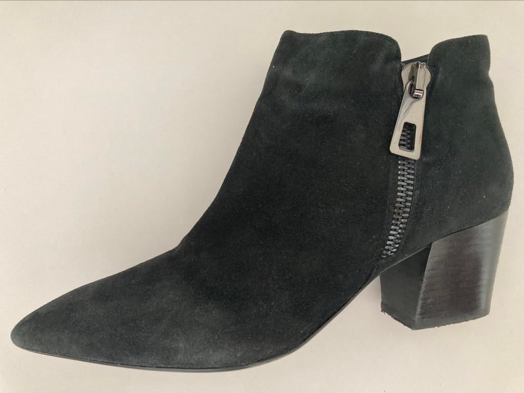 Cecil Enkellaarsjes in daim maar 39, Kleding | Dames, Schoenen, Zwart, Lage of Enkellaarzen, Ophalen of Verzenden, Zo goed als nieuw