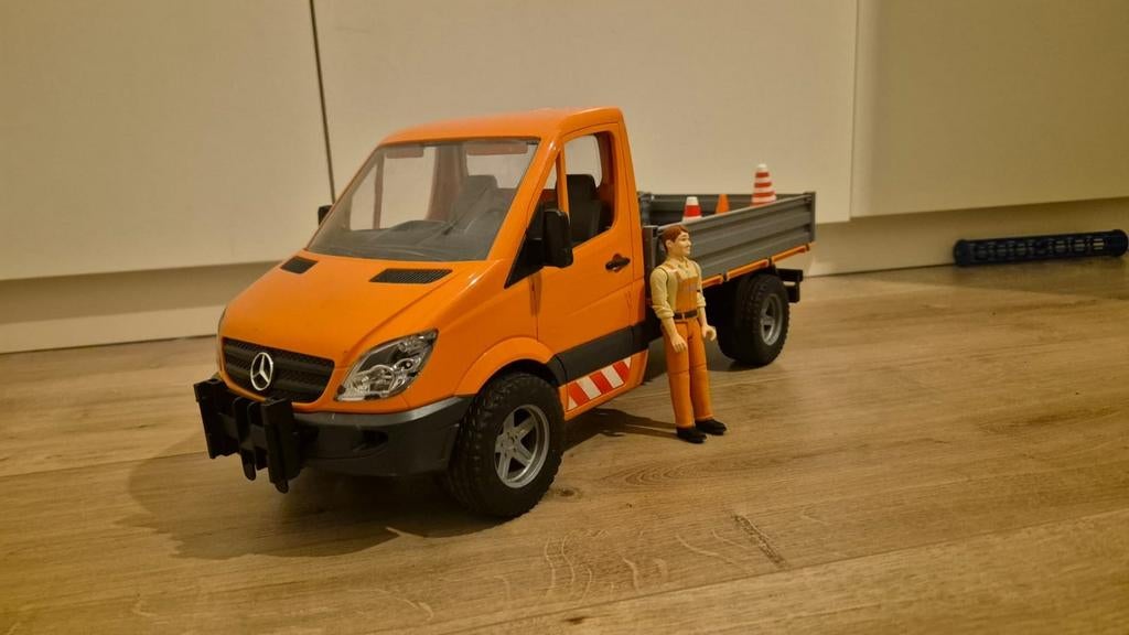 Bruder MB Sprinter wegenwerken, Ophalen, Zo goed als nieuw