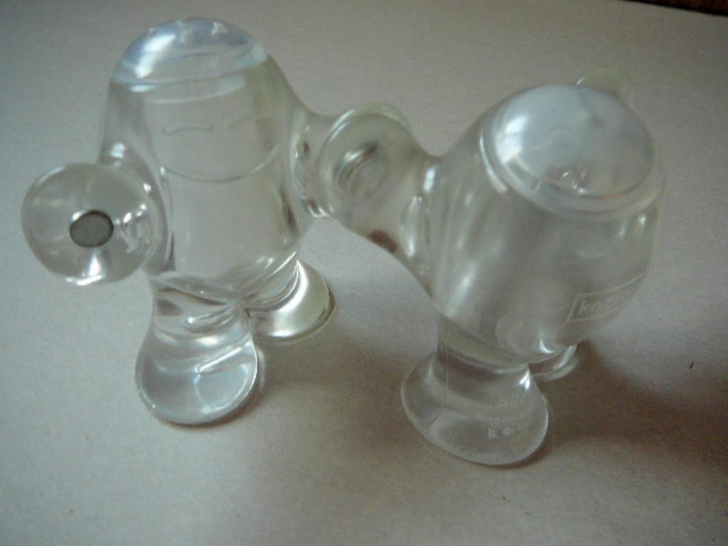 Koziol zout- en pepervaatje STEP 'N PEP SALT & PEPPER SHAKER, Huis en Inrichting, Keuken | Servies, Gebruikt, Overige typen, Effen