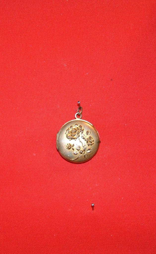 ancien pendentif porte photo, Enlèvement ou Envoi, Utilisé, Autres matériaux, Autres représentations