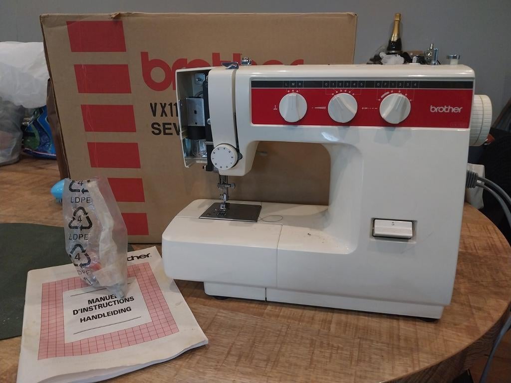 Machine à coudre Brother, Hobby & Loisirs créatifs, Machines à coudre & Accessoires, Enlèvement, Machine à coudre, Brother