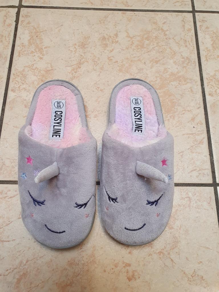 Toffe meisjes pantoffels "MAAT 34/35", Ophalen of Verzenden, Gebruikt, Cosyline, Meisje