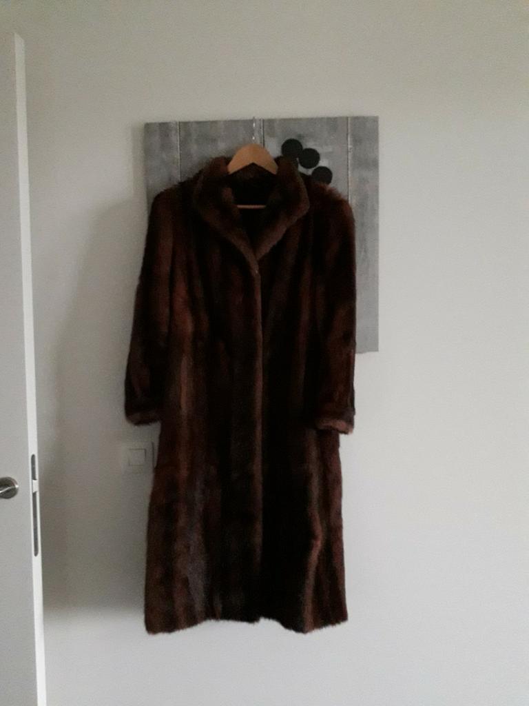 Mooie nerts mantel  in perfecte staat maat 38,40, Kleding | Dames, Jassen | Winter, Ophalen of Verzenden, Zo goed als nieuw, Maat 38/40 (M)