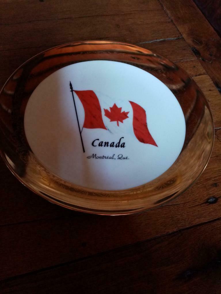 bord Canada, Montreal met 22k.gold, Ophalen, Nieuw