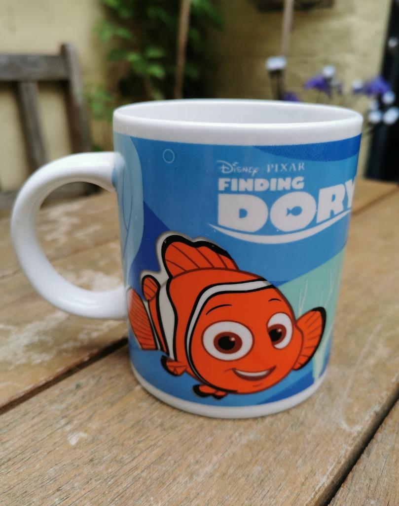 Kop of mok Finding Dory, Disney, Ophalen of Verzenden, Zo goed als nieuw, Porselein, Kop(pen) en/of Schotel(s)