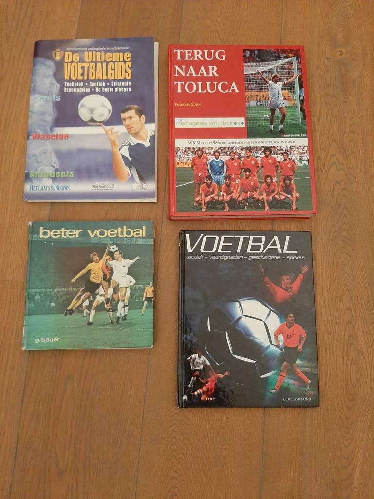 Sportboeken voetbal., Enlèvement, Utilisé