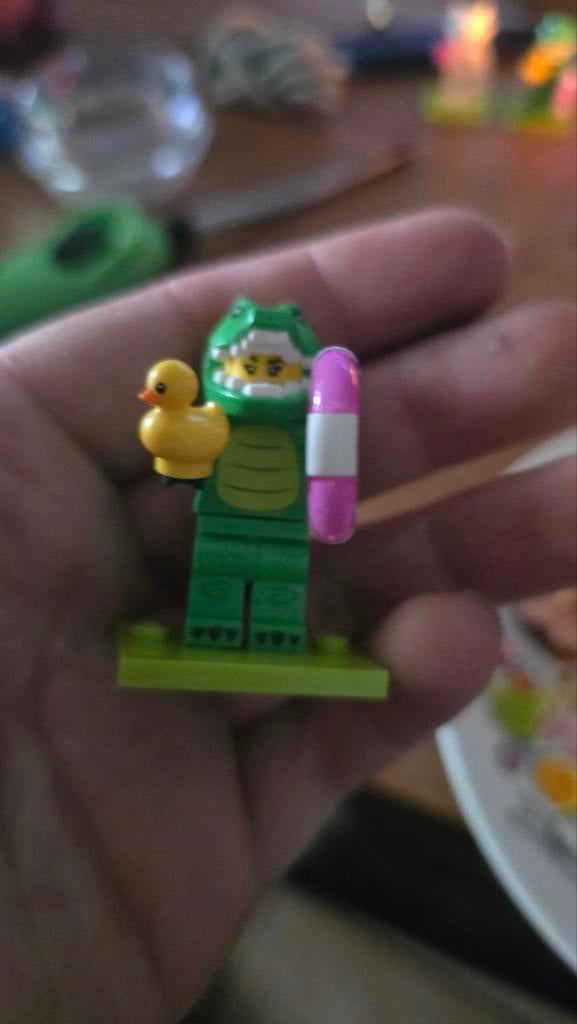 Lego minifigure krokodil. Dierenkostuum. Serie 28 Ruilen, Ophalen of Verzenden, Lego