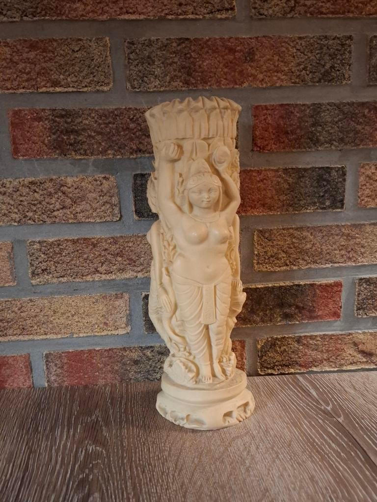 Mythologisch beeldje, Ophalen