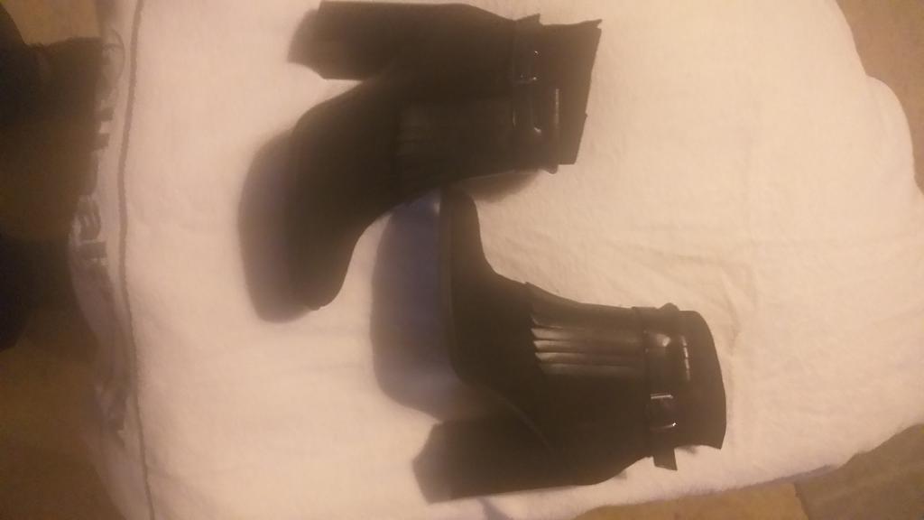 Duee enkellaarzen zwart hakhoogte 9,5 cm dain én leder m39, Kleding | Dames, Schoenen, Ophalen, Zwart