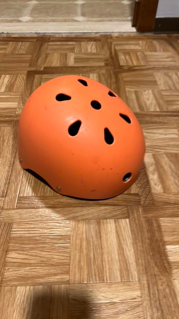 Oranje (Bescherming) Skate/Fiets Helm maat S/M Te Koop!, Vélos & Vélomoteurs, Accessoires vélo | Casques de vélo, Garçon, Enlèvement ou Envoi