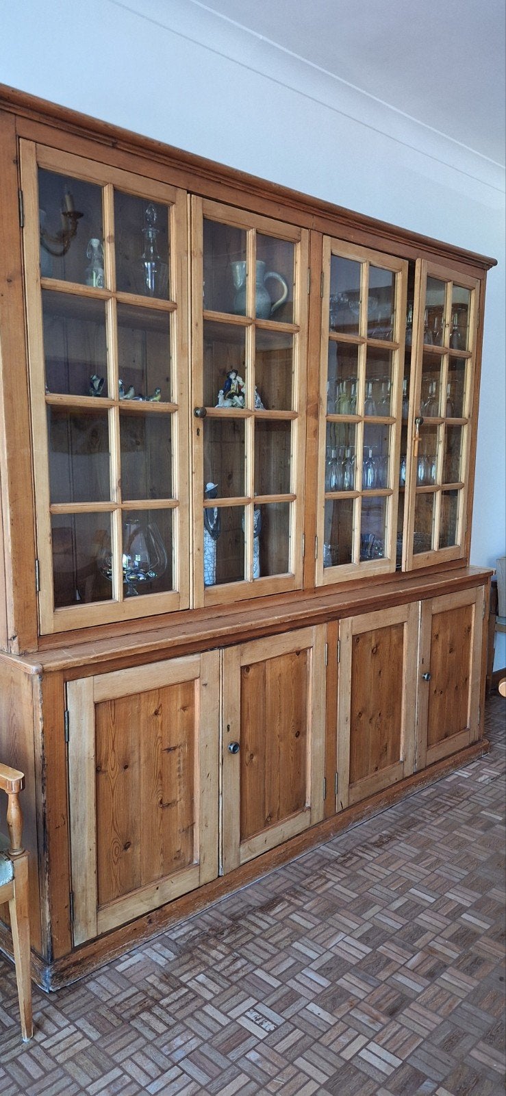 Kersenhouten vitrinekast, uitschuifbare tafel en stoelenset, Huis en Inrichting, Ophalen