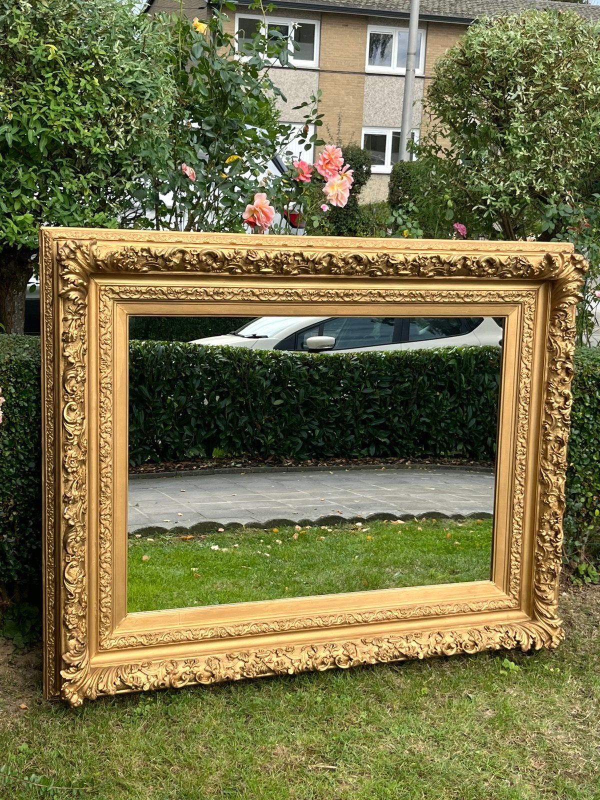 Imposant miroir xx eme, Enlèvement