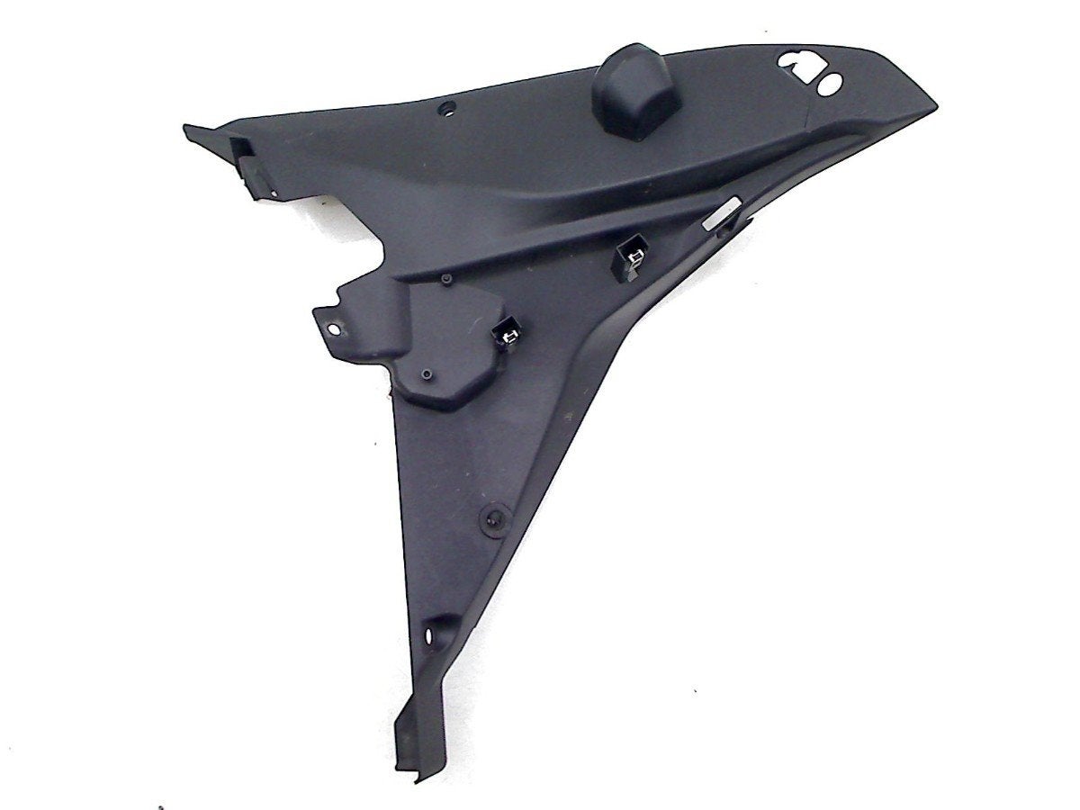 CARENAGE INTERNE PANNEAU GAUCHE KTM (60708125000), Dhr. S. di Majo, Utilisé, Info@cama-motorparts.nl, P.J. Troelstraweg 8 8
3144 CX  MAASSLUIS, NL