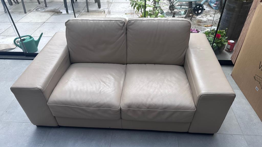 Canapé deux places en cuir beige Natuzzi, 100 à 125 cm, 200 à 250 cm, Banc droit, Comme neuf