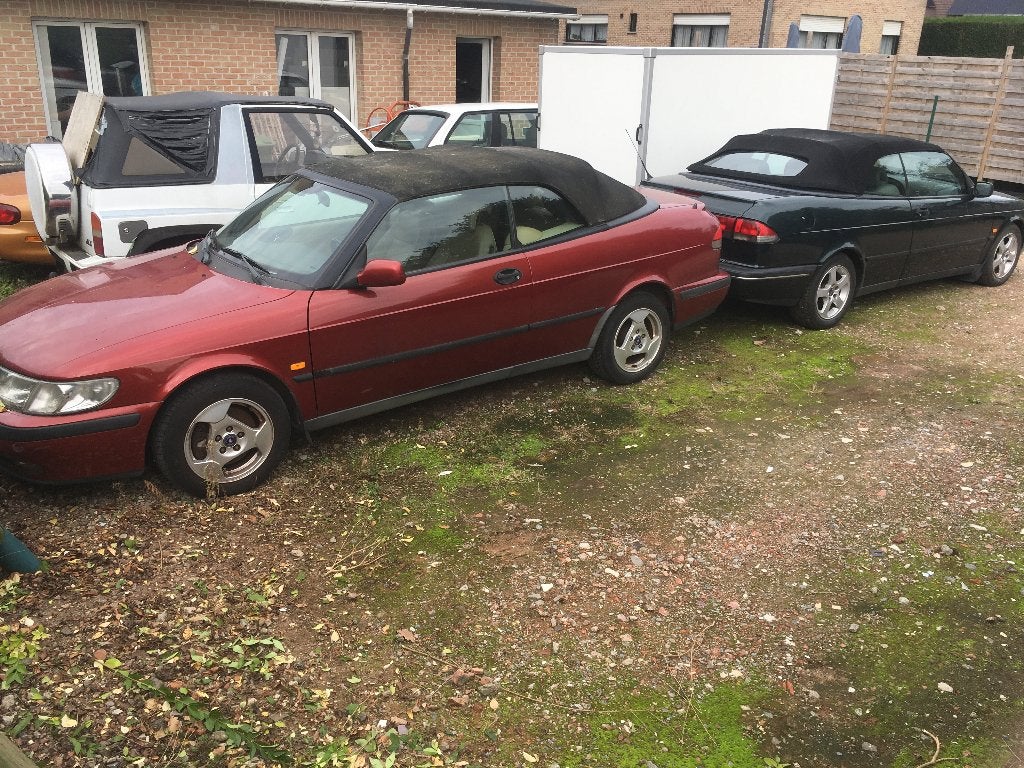 Saab 9-3 cabrio lot van 2 stuks waarvan 1 oldtimer (groen), Beige, Beige, Particulier, Te koop
