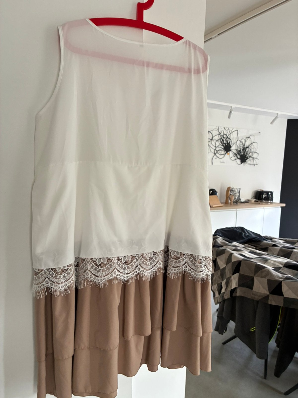 Robe jamais portée, Kleding | Dames, Jurken, Verzenden, Beige, Maat 46/48 (XL) of groter, Nieuw