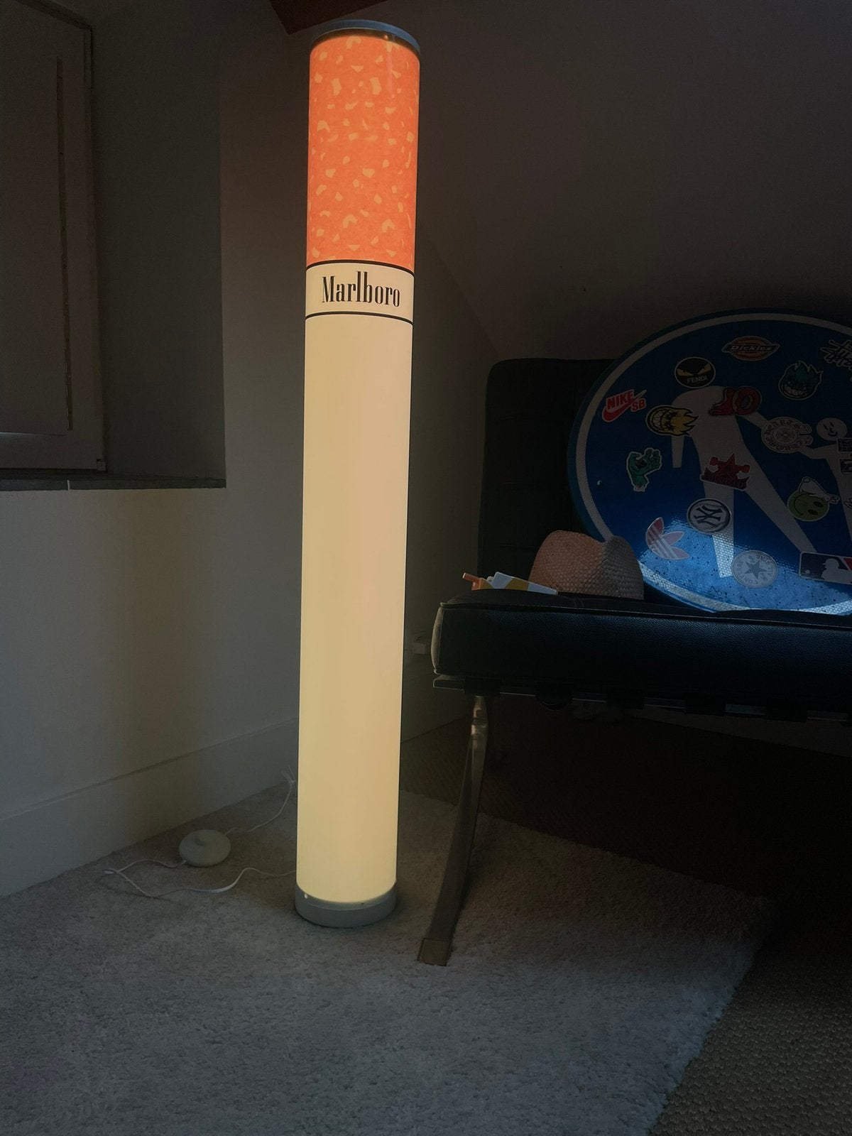 Marlboro lamp, Enlèvement ou Envoi, Neuf, Mancave, cadeau, uniek, 100 à 150 cm