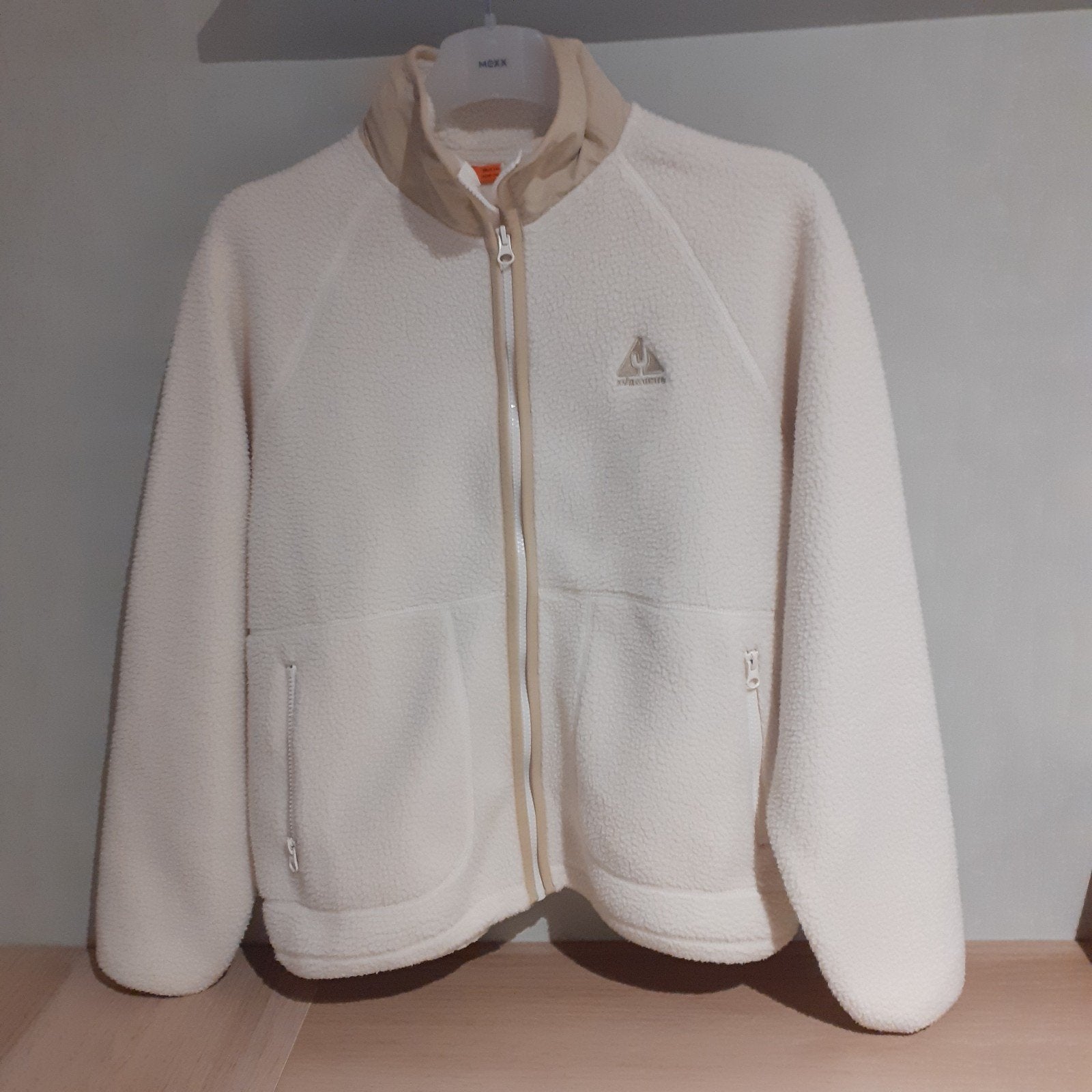 Damesvest, Ophalen, Zo goed als nieuw, Maat 42/44 (L), Wit