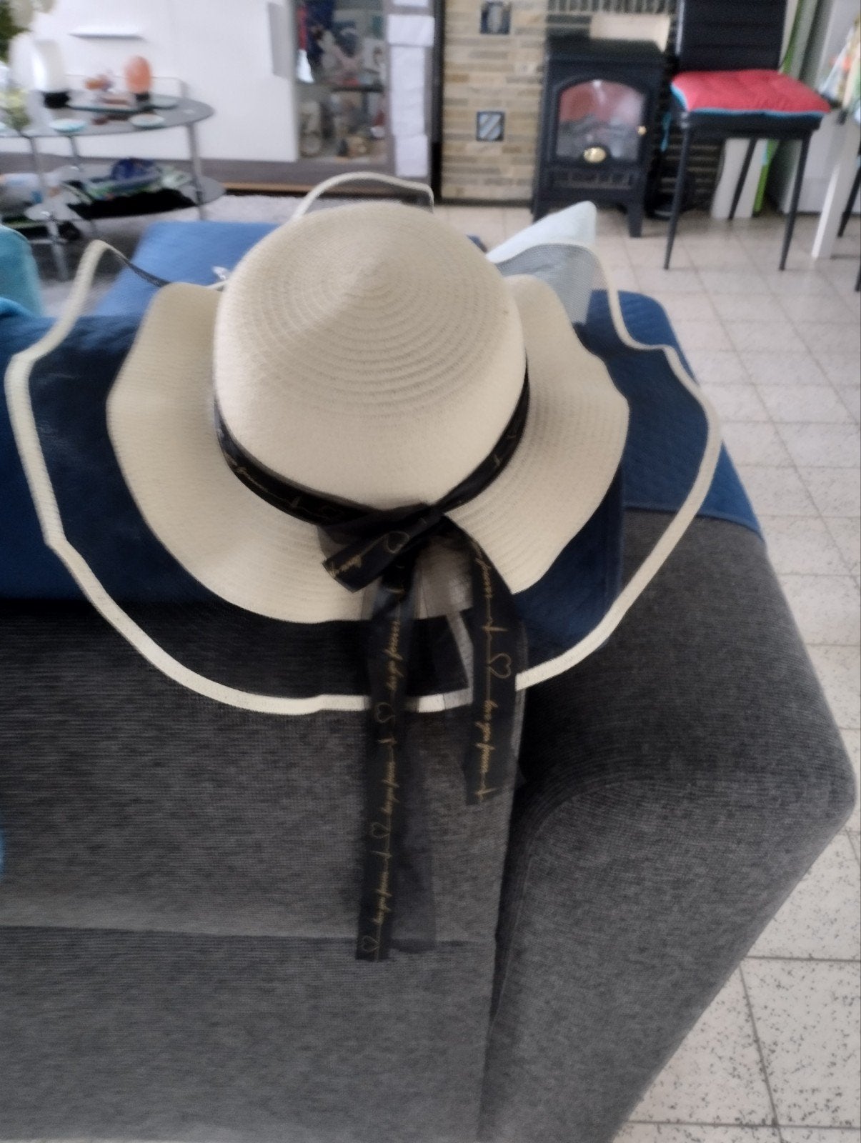 Chapeau, Ophalen, Hoed