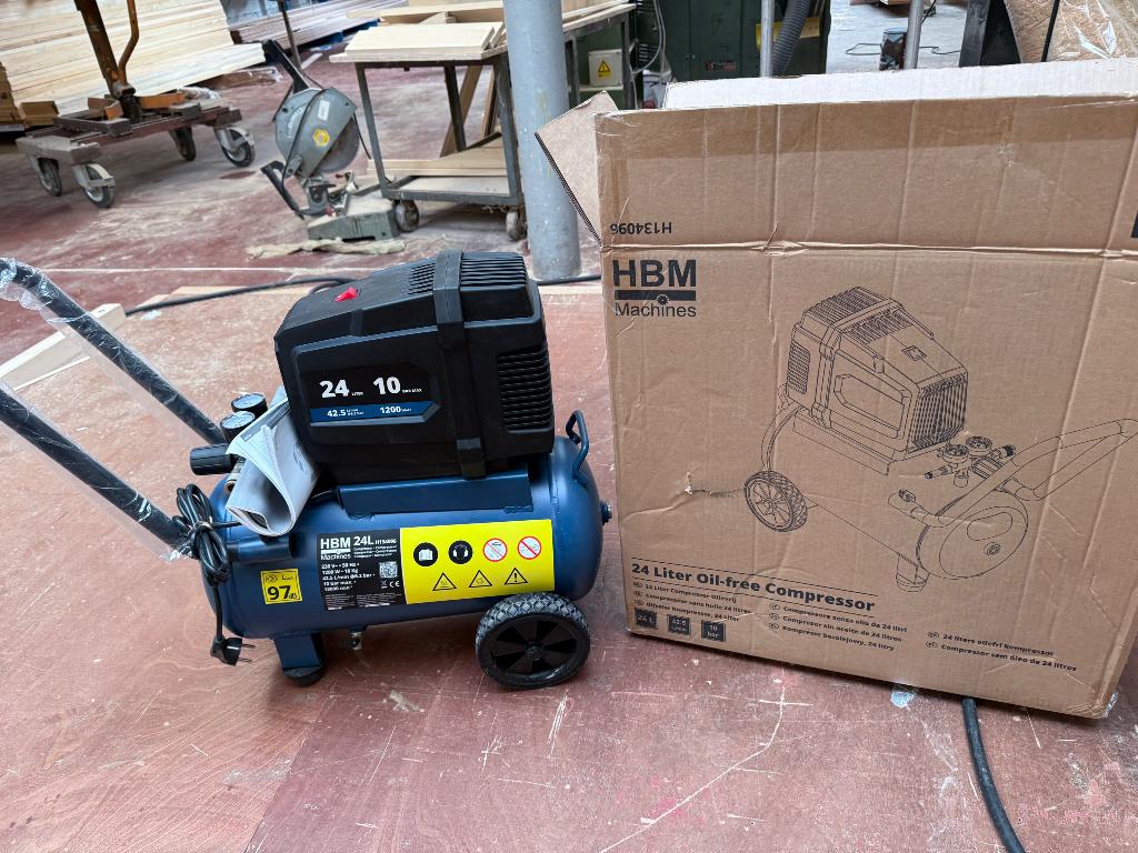 Compressor, Doe-het-zelf en Bouw, Compressors, Ophalen, 10 bar of meer, Nieuw, Minder dan 200 liter/min