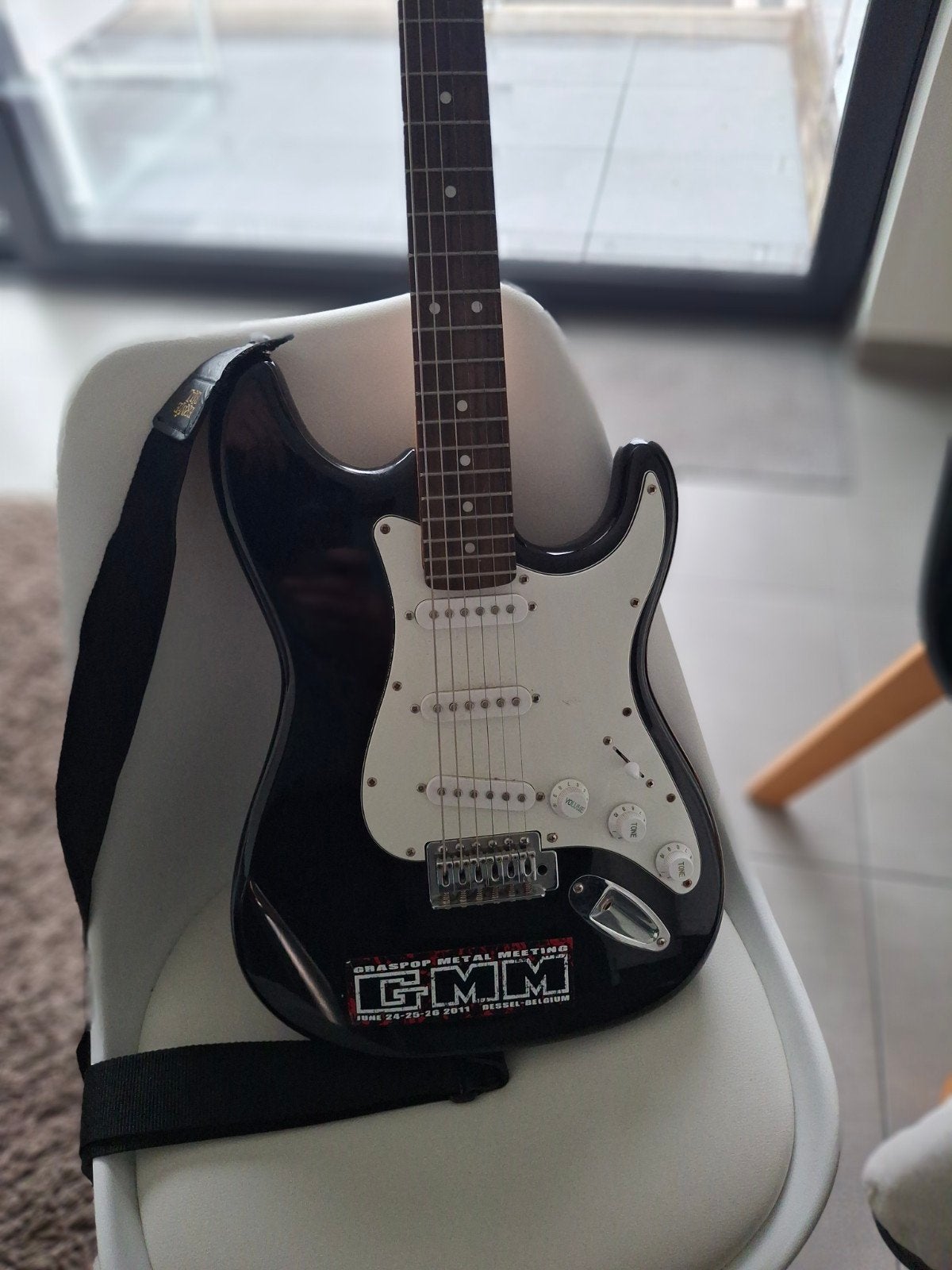 zwarte electrische gitaar  c.giant, Ophalen