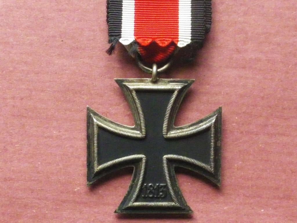 Croix de fer allemande de 1939 2ème classe anneau poinçonné, Envoi, Armée de terre, Ruban, Médaille ou Ailes