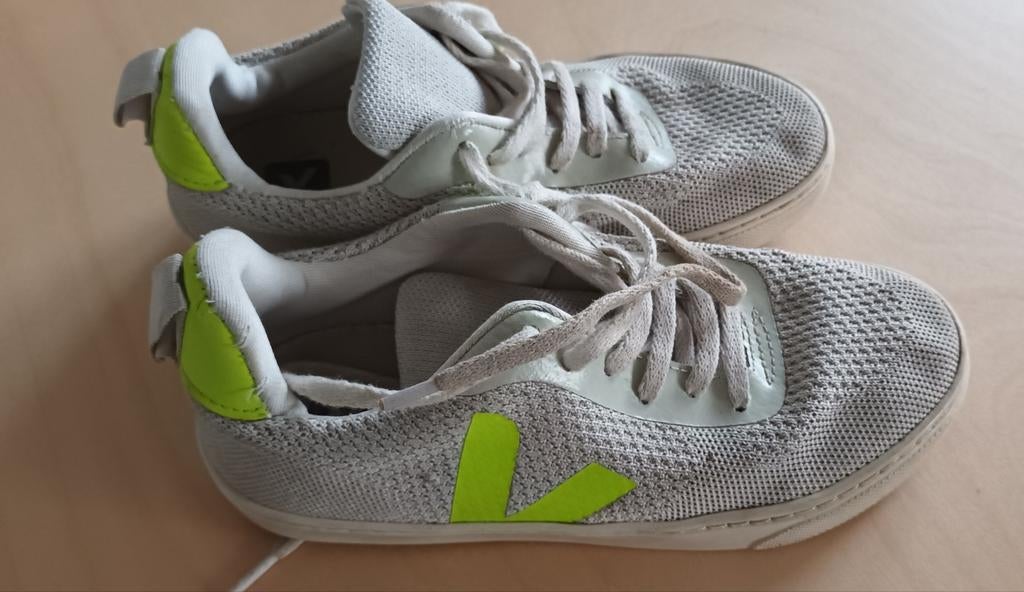 Veja sneakers - maat 34, Ophalen of Verzenden