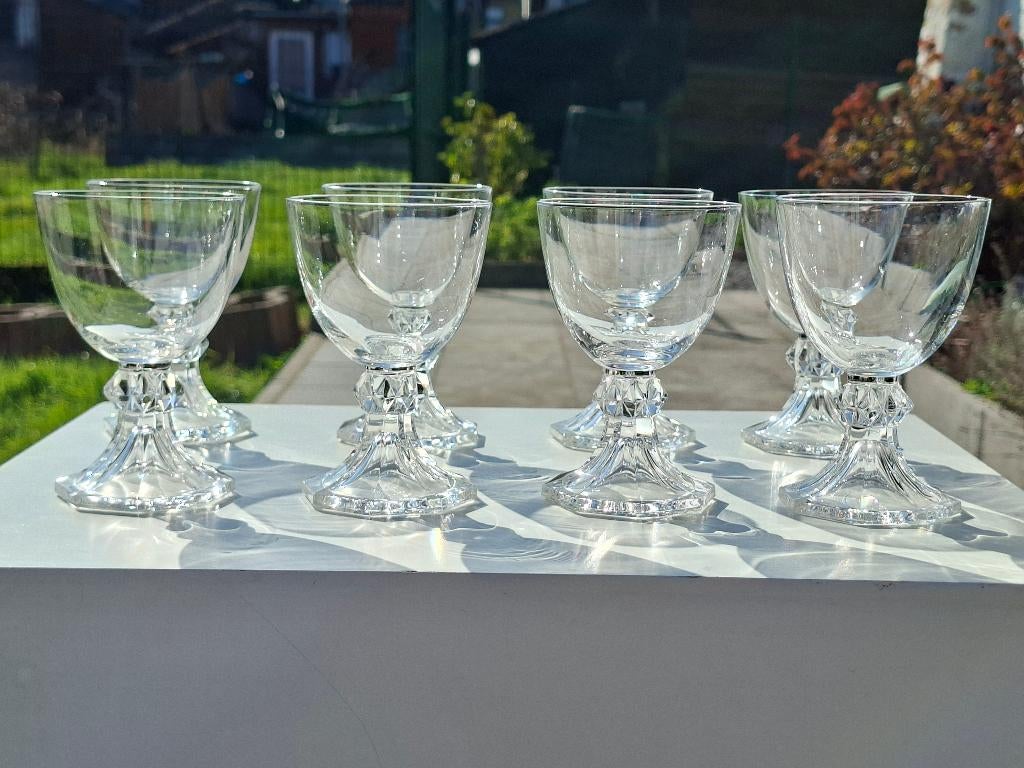 8 verres à vin blancs modèle Yale. Val Saint Lambert, Antiek en Kunst, Ophalen