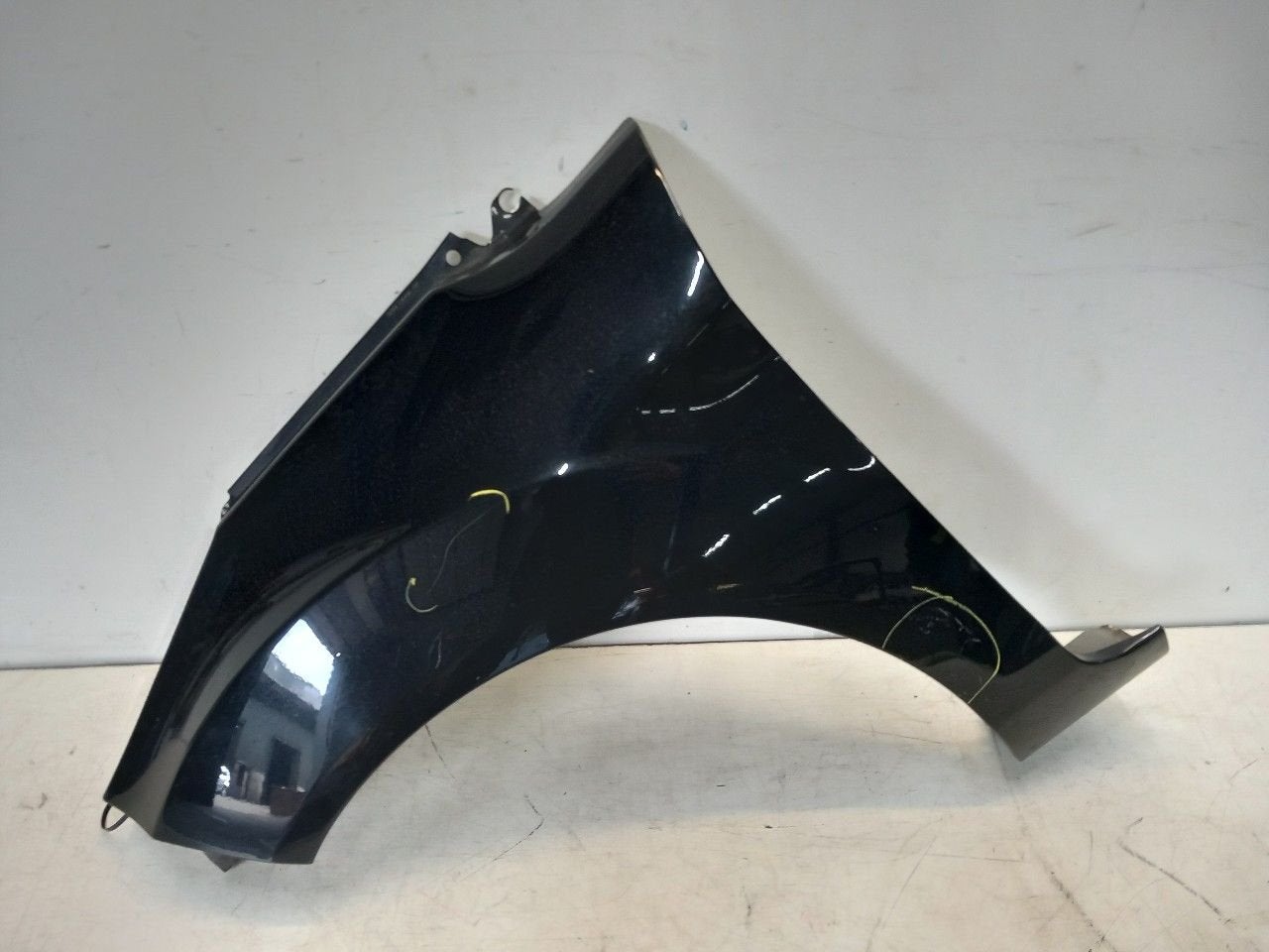Spatbord links voor Ford Fiesta, Onderdelen@venauto.nl, Van der Ven Autorecycling B.V., Ettenseweg 76, 4706 PB Roosendaal, The Netherlands