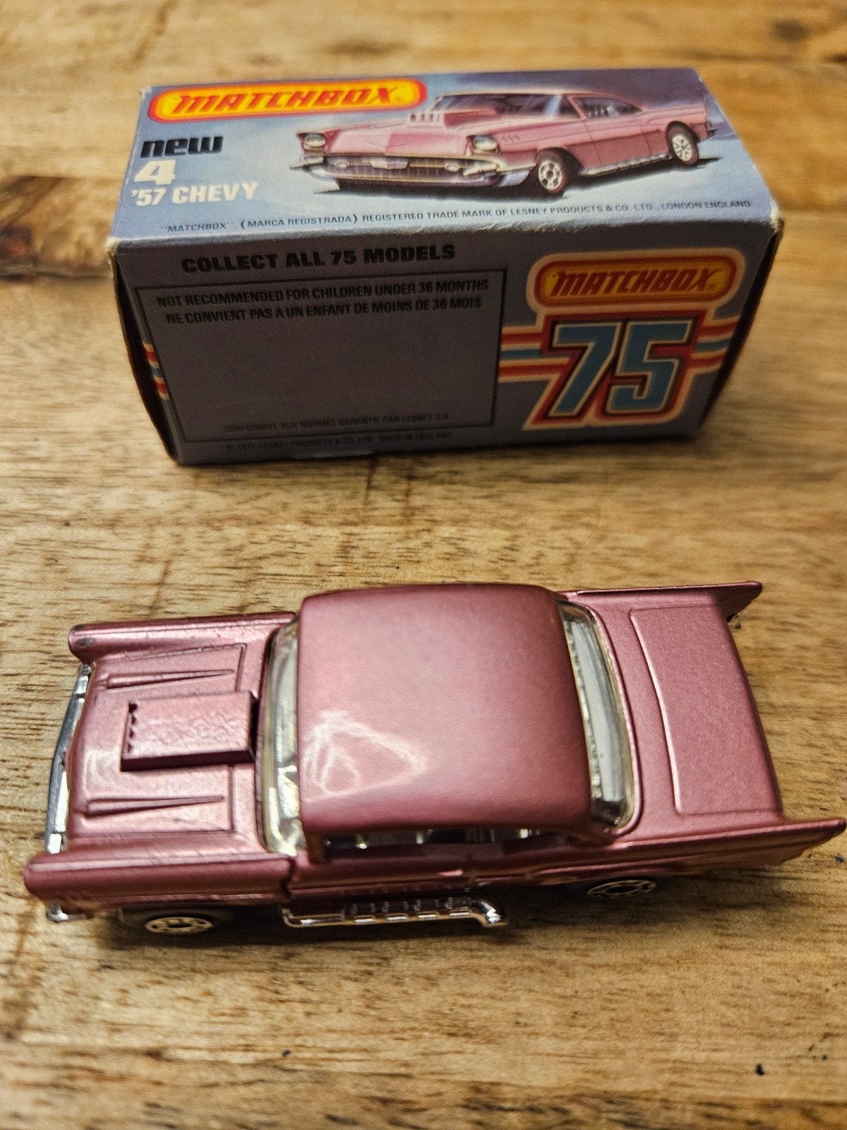 Boîte d'allumettes Superfast n4 chevron 57, Hobby & Loisirs créatifs, Enlèvement ou Envoi, Comme neuf, Voiture, Matchbox