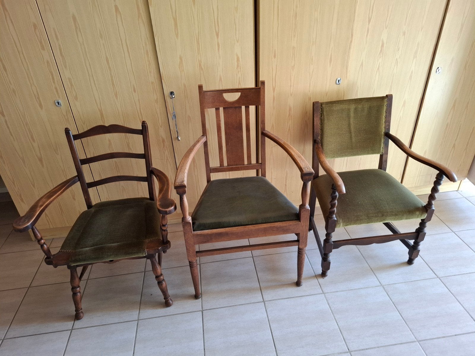 LOT DE 3 FAUTEUILS ANCIENS EN BOIS MASSIF, Antiquités & Art, Enlèvement