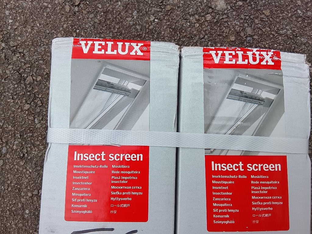 2 grandes moustiquaires Velux - NEUVES, Bricolage & Construction, Enlèvement, Neuf, Autres types