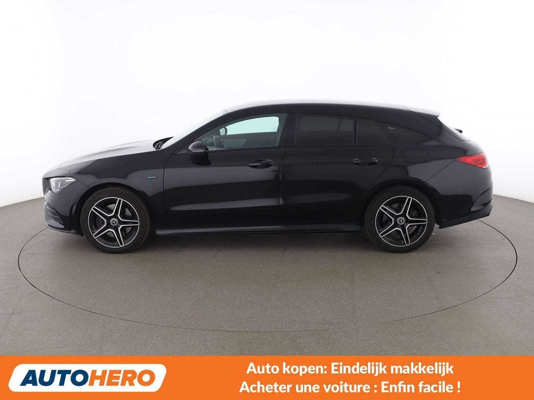 Mercedes-Benz CLA-Klasse 250 CLA 250e Shooting Brake AMG Lin, Auto's, CLA, Gebruikt, Alcantara, Elektrisch
