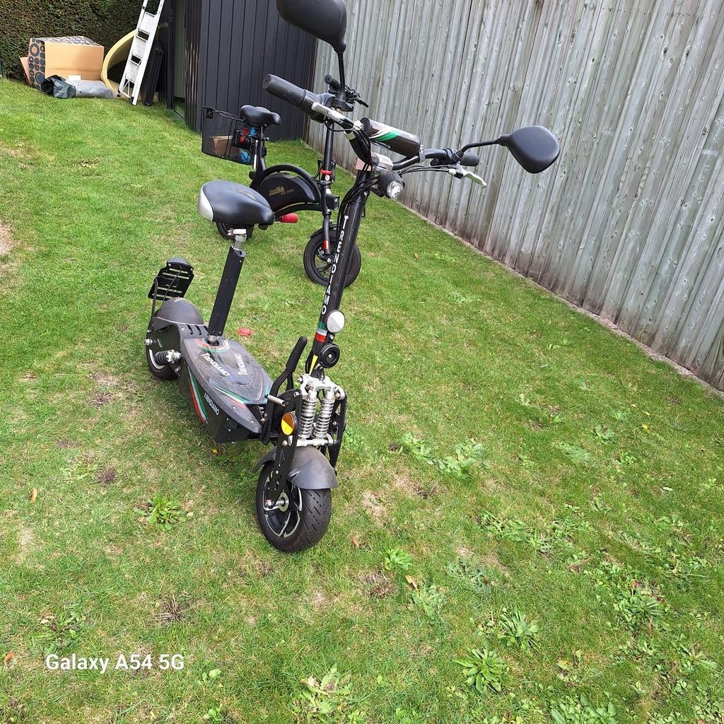 Step met zadel. Zwart, Enlèvement