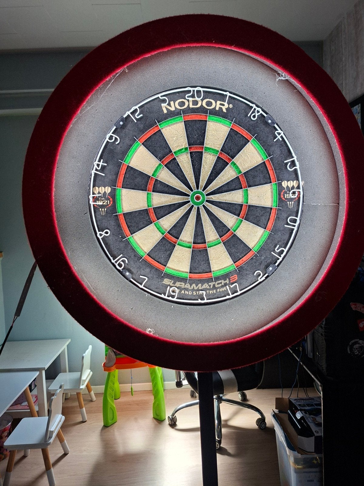 Volledige dartsstand proffesioneel materiaal, Sport en Fitness, Darts, Ophalen