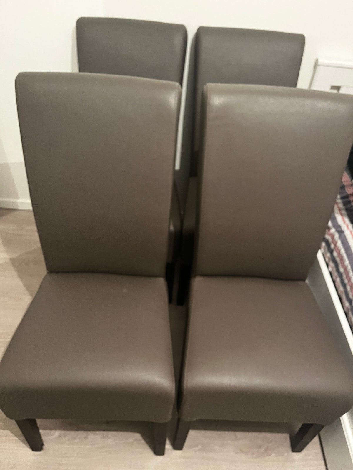 4 chaises couleur taupe, Maison & Meubles, Chaises, Enlèvement, Comme neuf